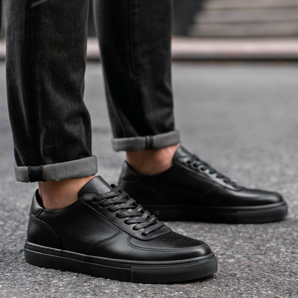 Court | Jet Black