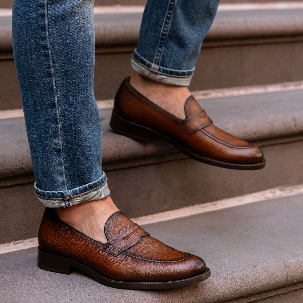 Lincoln | Pebbled Mahogany