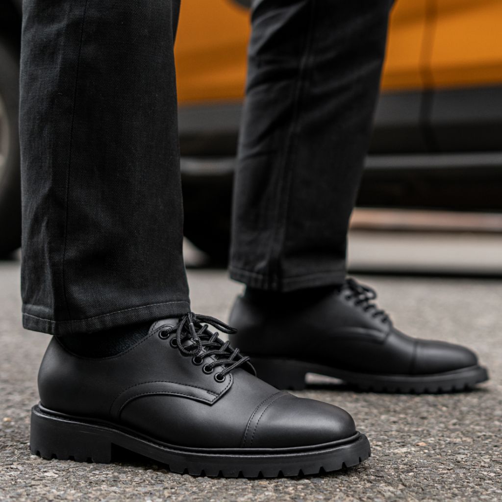 Statesman | Black Oil Tan