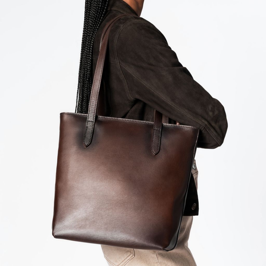 Everyday Tote | Old English (M) (Zipper)