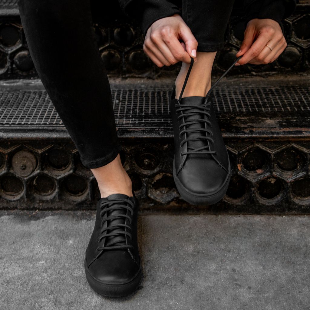 [S] Women's Premier Low Top | Black Vachetta