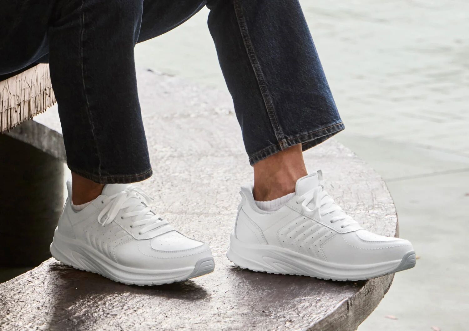 Navigate Hands-Free - White