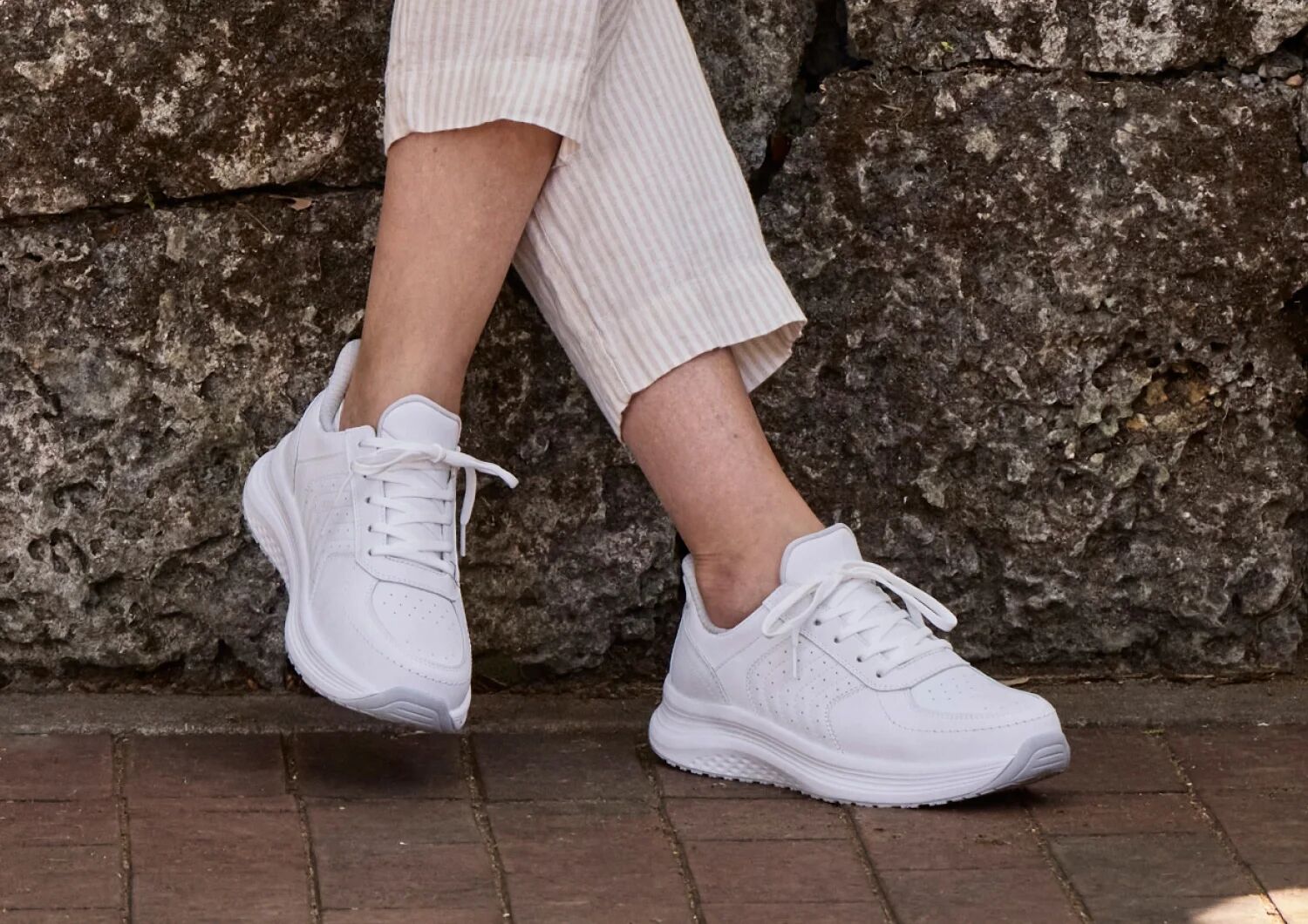 Roam Hands-Free - White